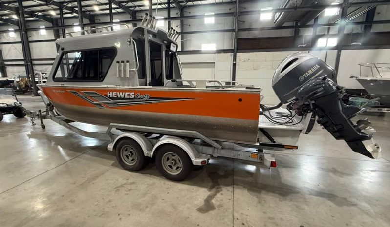 2017 Hewes Craft 210 Sea Runner HT