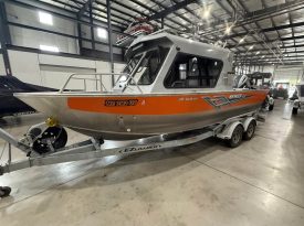 2017 Hewes Craft 210 Sea Runner HT