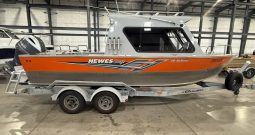 2017 Hewes Craft 210 Sea Runner HT