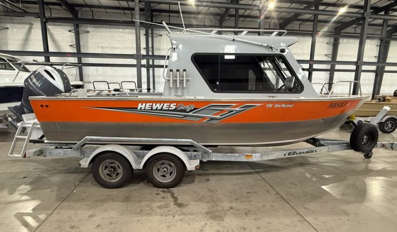 2017 Hewes Craft 210 Sea Runner HT