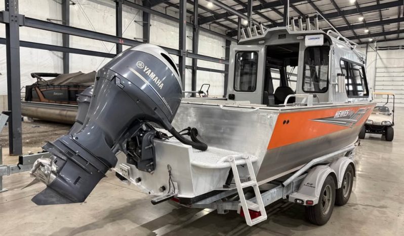 2017 Hewes Craft 210 Sea Runner HT