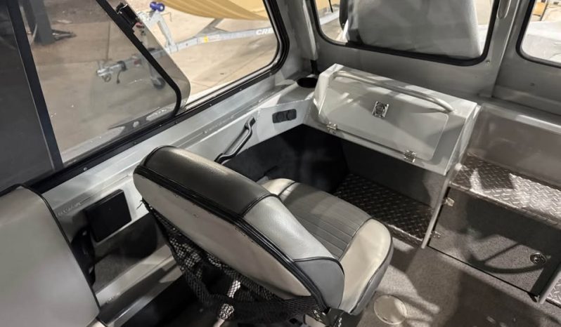 2017 Hewes Craft 210 Sea Runner HT full