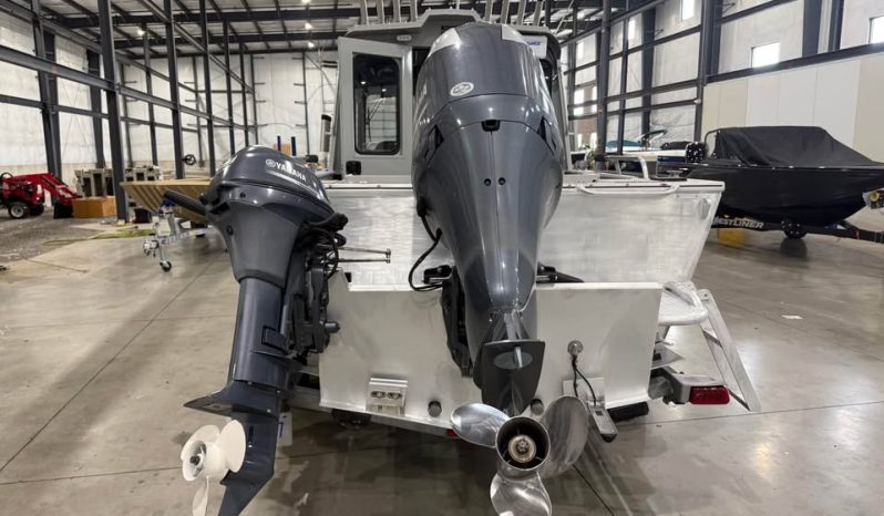 2017 Hewes Craft 210 Sea Runner HT full