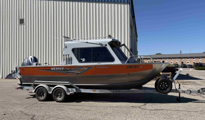 2017 Hewes Craft 210 Sea Runner HT