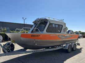 2017 Hewes Craft 210 Sea Runner HT