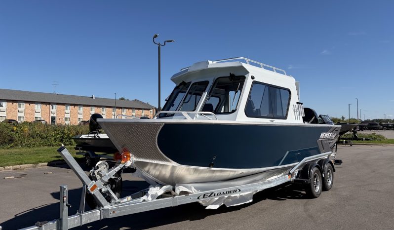 2027 Hewes Craft 210 Sea Runner ET HT