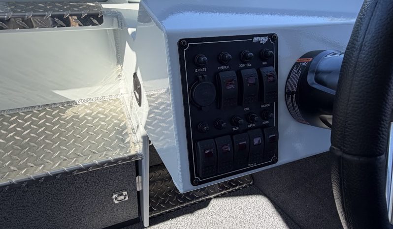 2027 Hewes Craft 210 Sea Runner ET HT full
